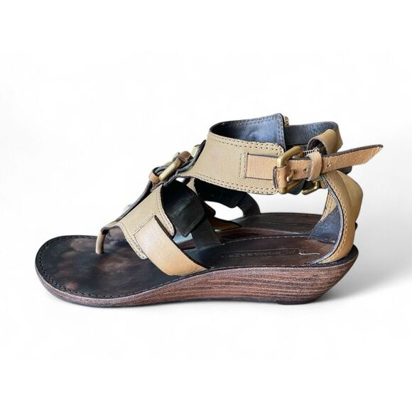 BCBMAXAZRIA Women’s Brazil Genuine Leather Sandals Size 8B Good Condition - Picture 3 of 7